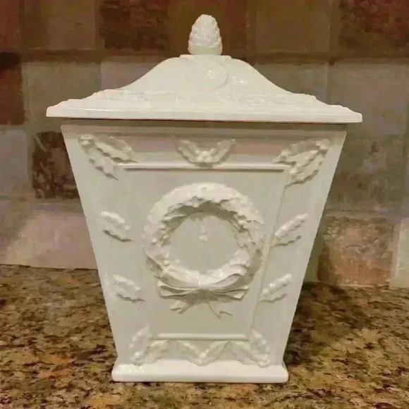 Embossed Holiday Covered Jar - Picture 4 of 8